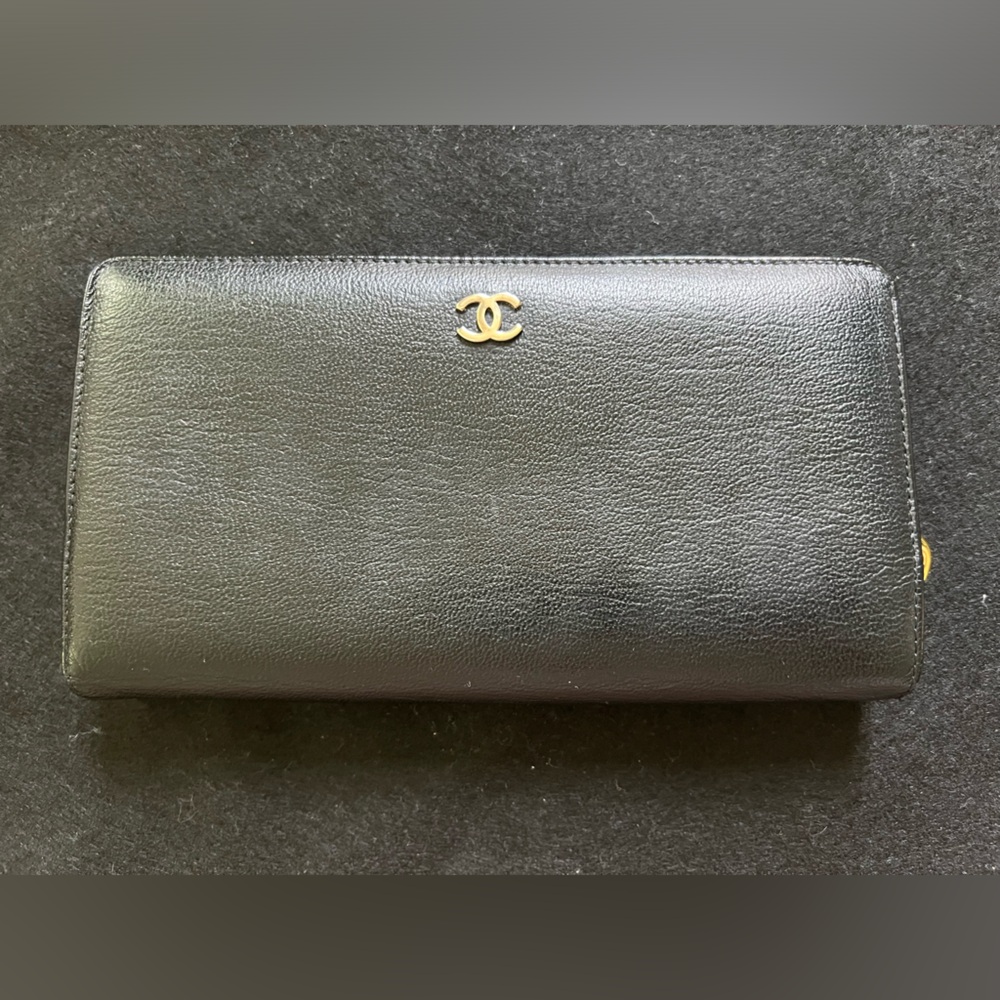 Authentic Chanel wallet on a chain